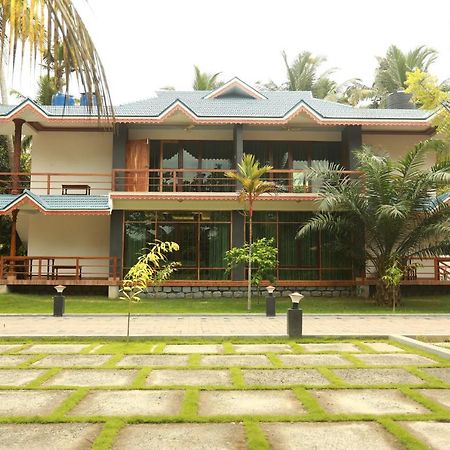 Lara Lake View Resort トリバンドラム エクステリア 写真